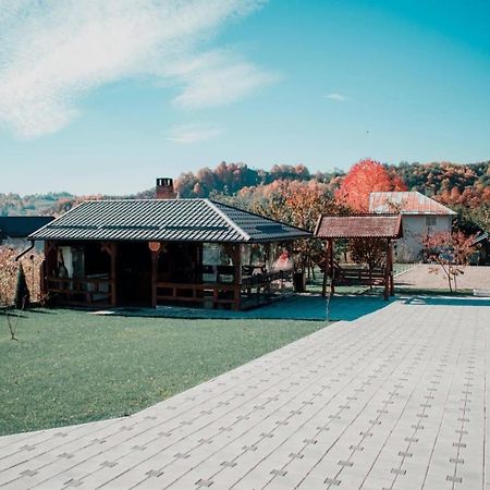 Casa Dumitru Hotell Ceraşul Eksteriør bilde