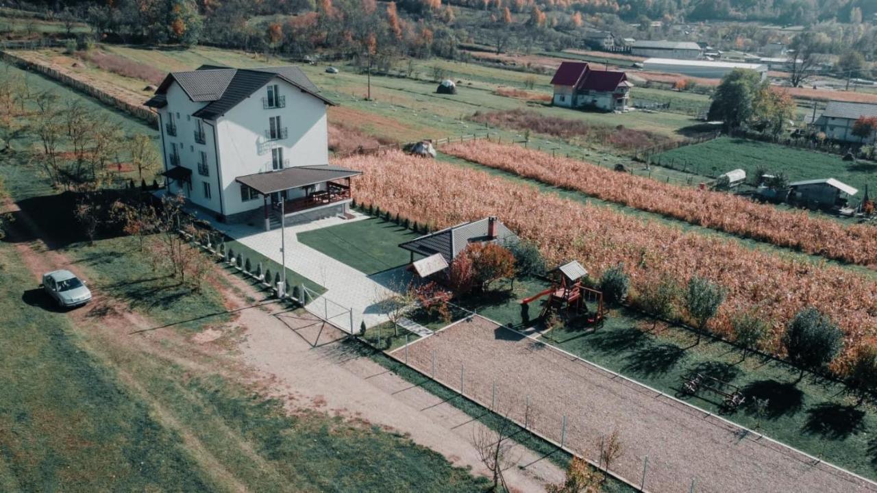 Casa Dumitru Hotell Ceraşul Eksteriør bilde